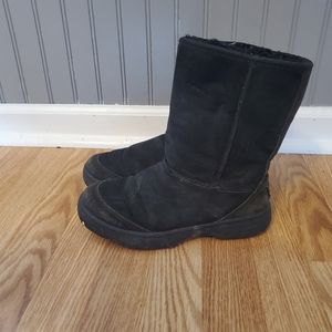 Authentic UGG Australia Women's Black Short Boots 8W